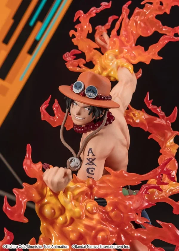 Portgas. D. Ace statue - zijaanzicht